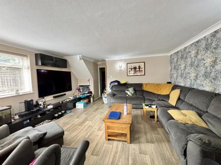 Living room 2.jpg