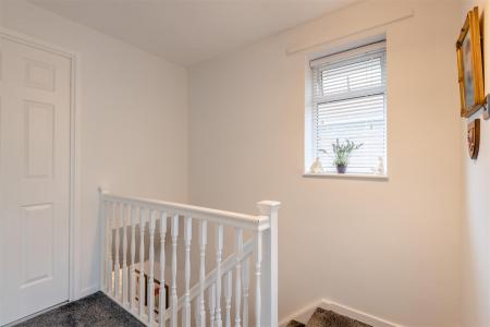 8660344-interior03.jpg