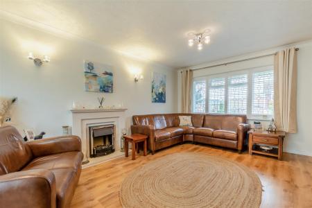 8663735-interior07.jpg