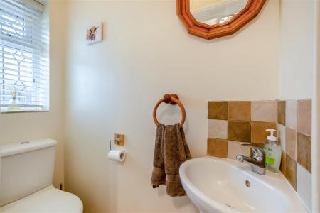 8663735-interior12.jpg