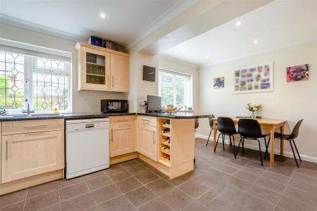 8663735-interior15.jpg