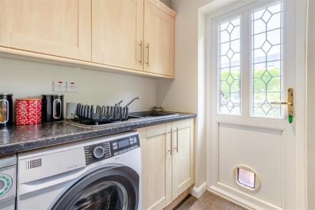 8663735-interior18.jpg