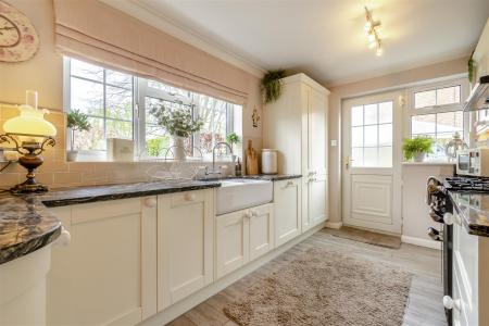 Kitchen/Dining Area