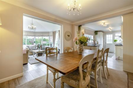 Kitchen/Dining Area