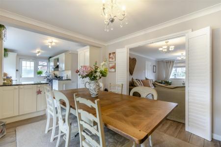 Kitchen/Dining Area