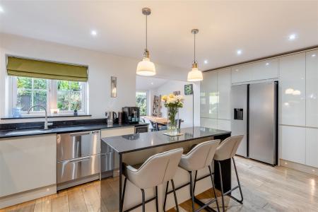 Kitchen/Dining Area