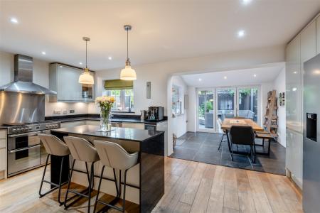 Kitchen/Dining Area