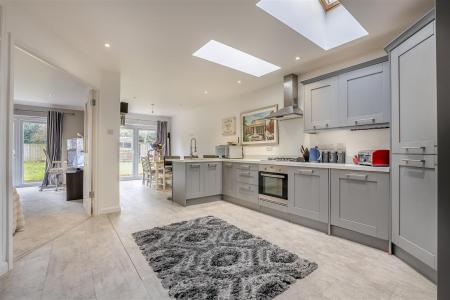 Kitchen/Dining Area