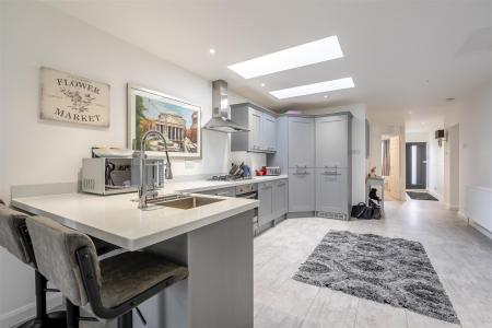 Kitchen/Dining Area