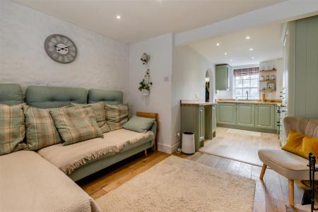 Lounge/Kitchen