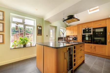 Kitchen/Dining Area