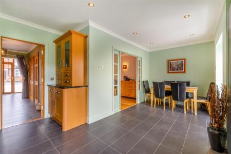 Kitchen/Dining Area