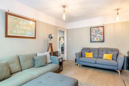8614713-interior07.jpg