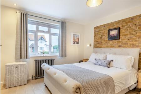 8614713-interior19.jpg