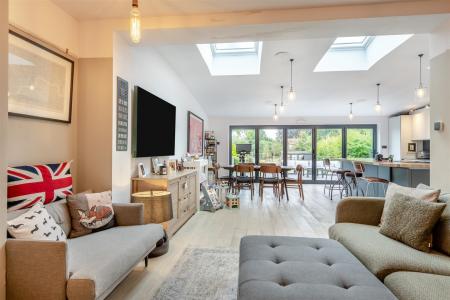 8614713-interior08.jpg