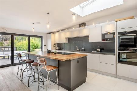 8614713-interior06.jpg