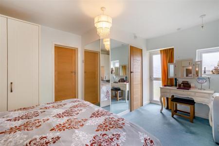 8651487-interior08.jpg