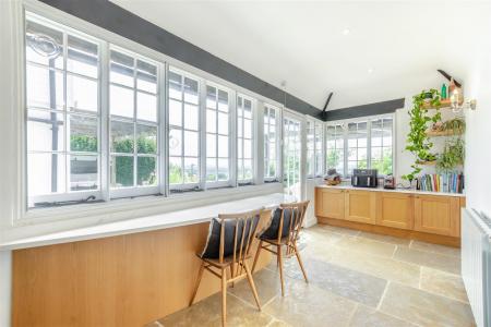 Kitchen/Breakfast Room