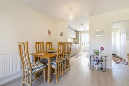 Lounge/Dining Room