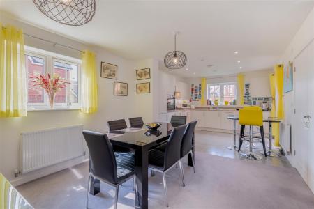 Kitchen/Dining Room