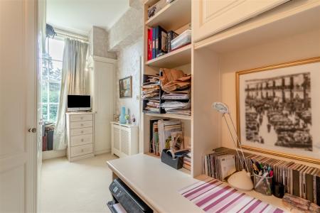 Dressing Room/Bedroom 2