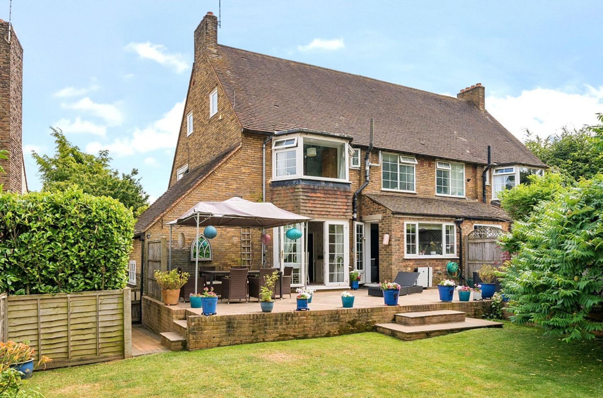 3 bedroom SemiDetached House for sale in Coulsdon