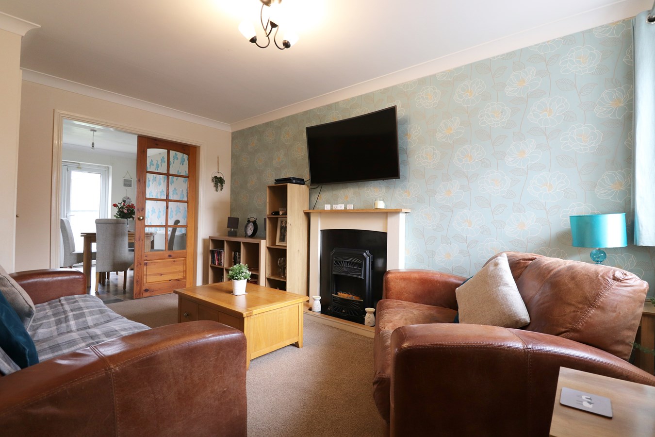 3 bedroom SemiDetached House for sale in BartonuponHumber
