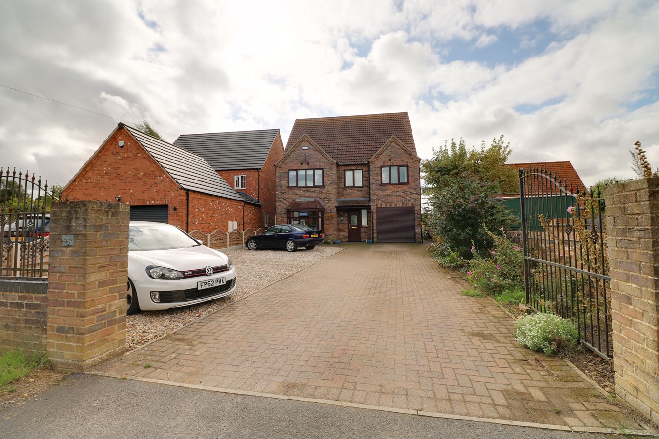 4 bedroom Detached House for sale in Brigg
