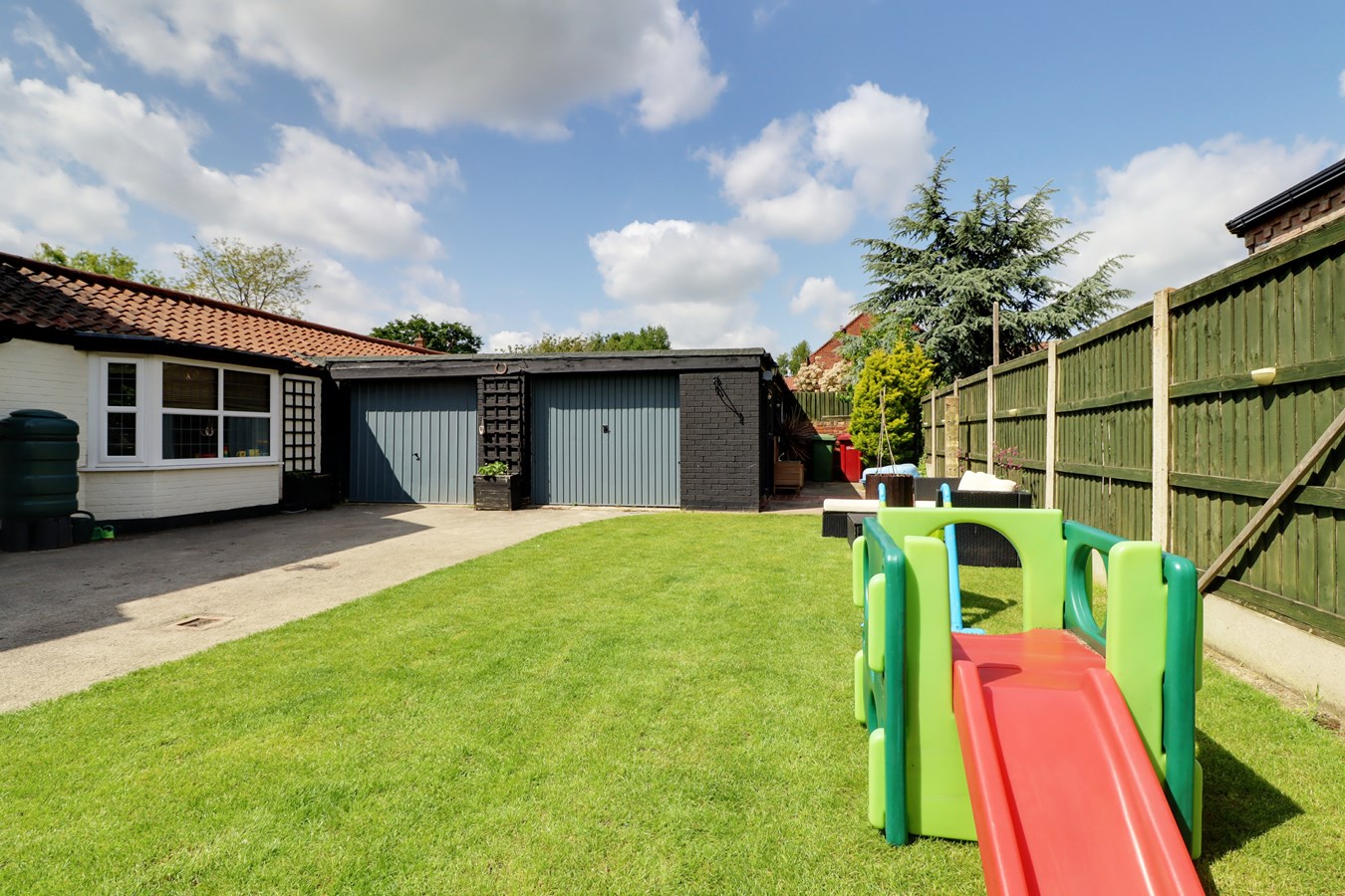 4 bedroom Detached House for sale in Haxey