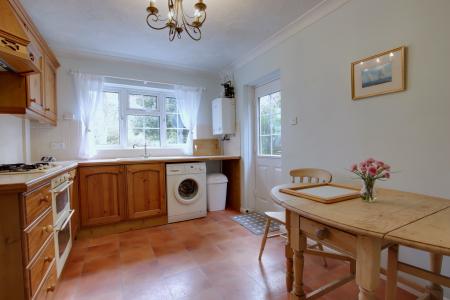 KITCHEN/BREAKFAST ROOM