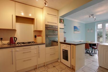 KITCHEN DINING ROOM