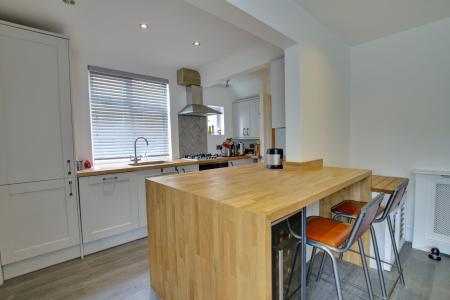 KITCHEN BREAKFAST AREA