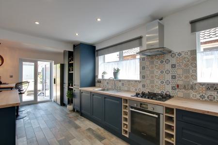 KITCHEN BREAKFAST ROOM