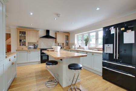 KITCHEN BREAKFAST ROOM