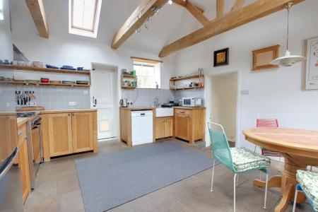 KITCHEN BREAKFAST ROOM