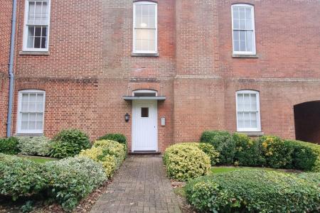 COMMUNAL ENTRANCE