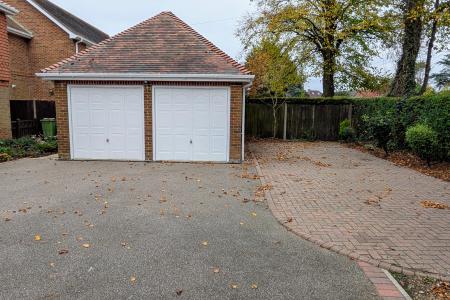 DOUBLE GARAGE