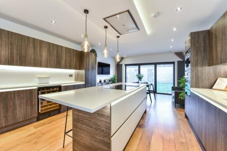 KITCHEN/DINING ROOM