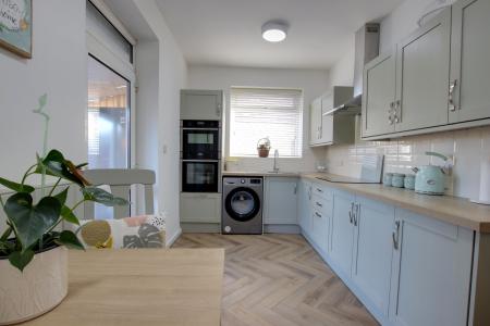 KITCHEN/BREAKFAST ROOM