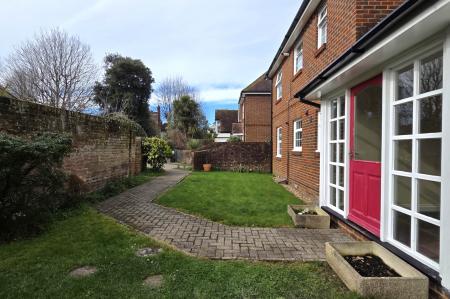 COMMUNAL GARDEN