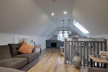 KITCHEN/LIVING ROOM