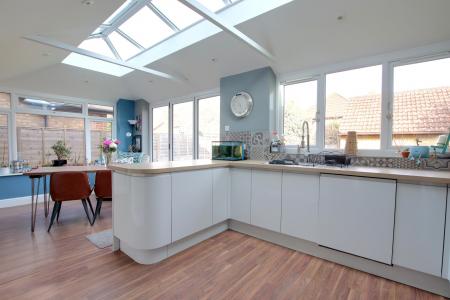 KITCHEN/DINER