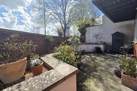 COURTYARD GARDEN
