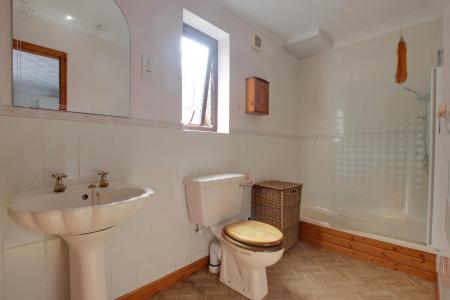 ENSUITE-BEDROOM FOUR