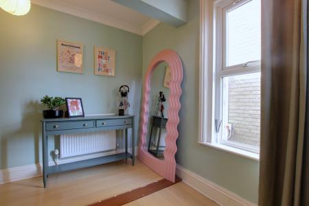 1ST FLOOR LANDING