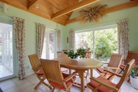 GARDEN ROOM