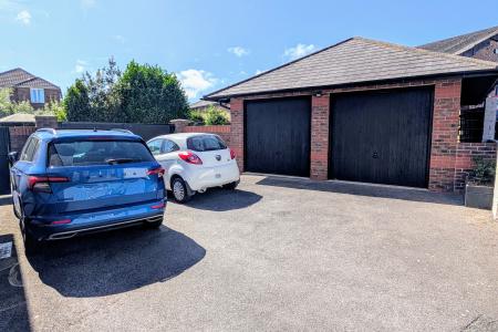 DOUBLE GARAGE