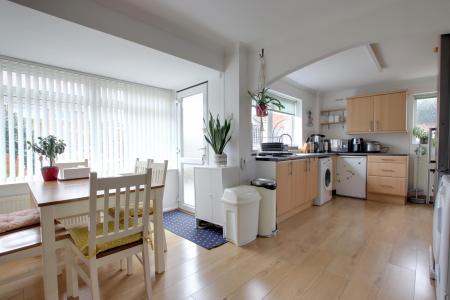 KITCHEN/DINER
