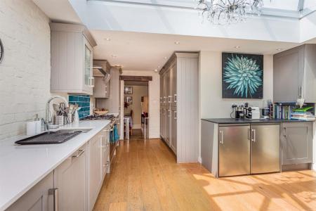 8467045-interior24-800.jpg
