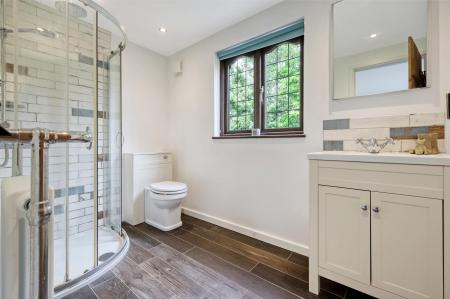 Shower room 2.jpg